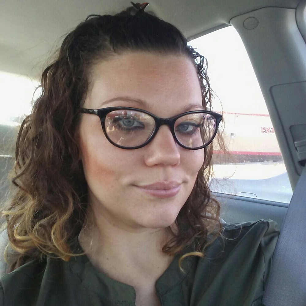 Meet your Posher, Ashley